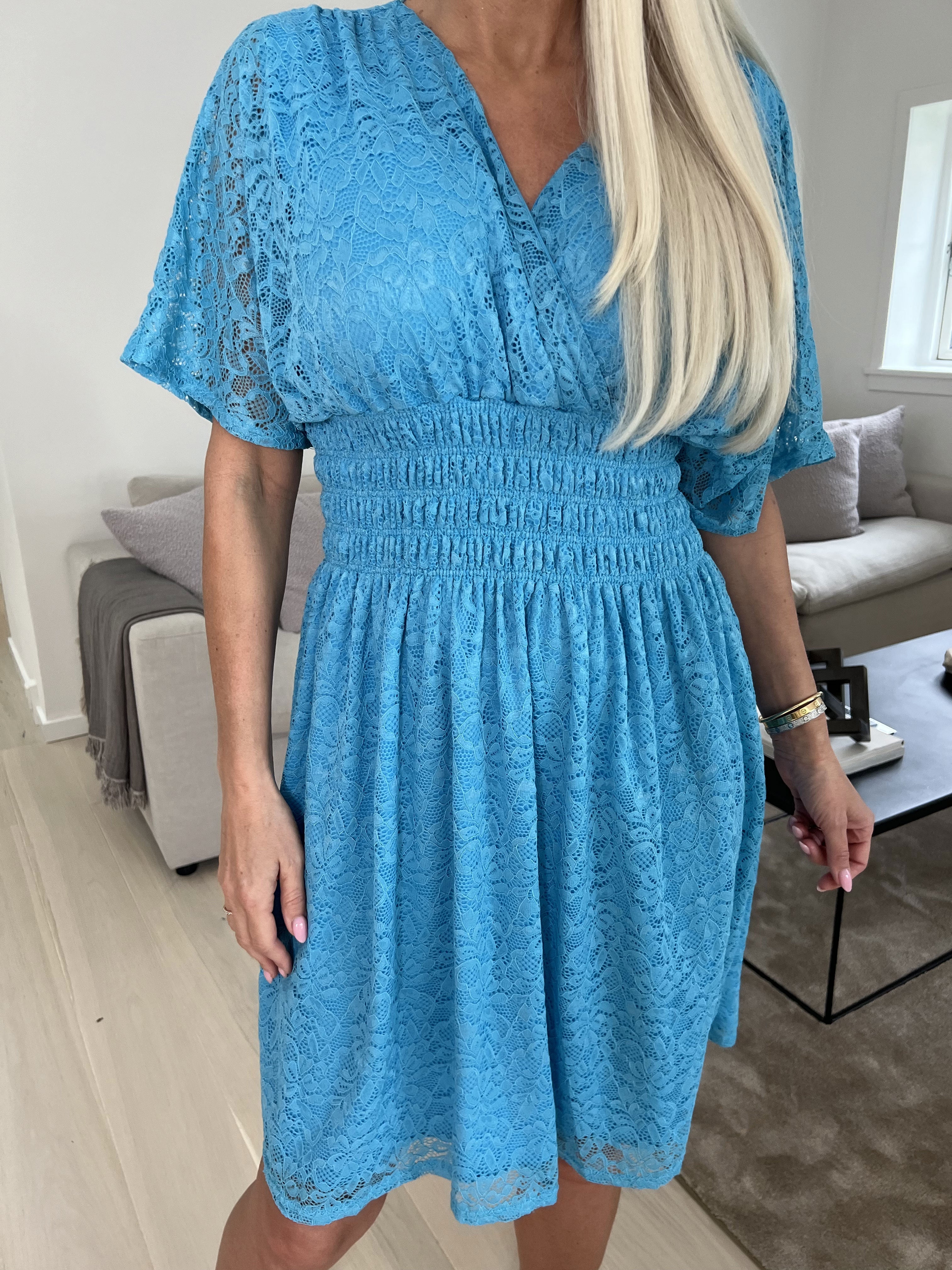 Pams Lace Short S/S - Kort spetsklänning med korta ärmar